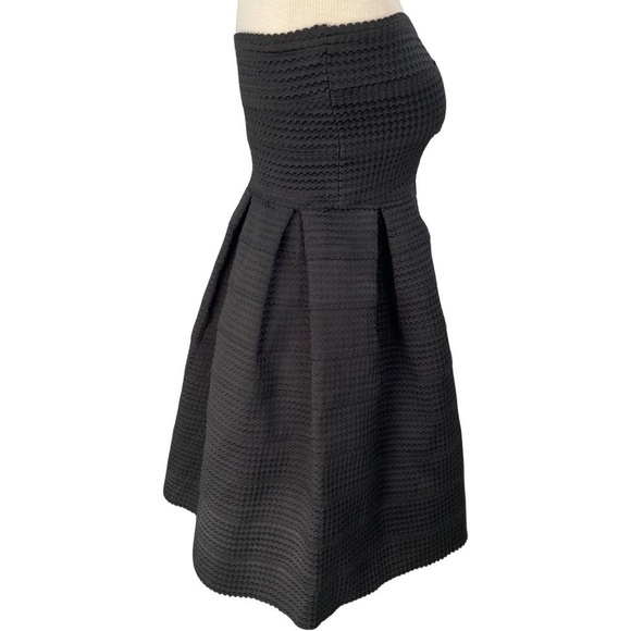 Honey Punch Black Strapless Box Pleats Dress Size Large NEW - Picture 2 of 7